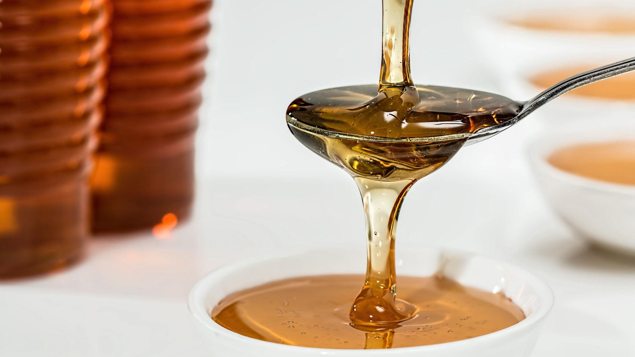 honey-on-the-carnivore-diet-benefits-risks-live-ancestral